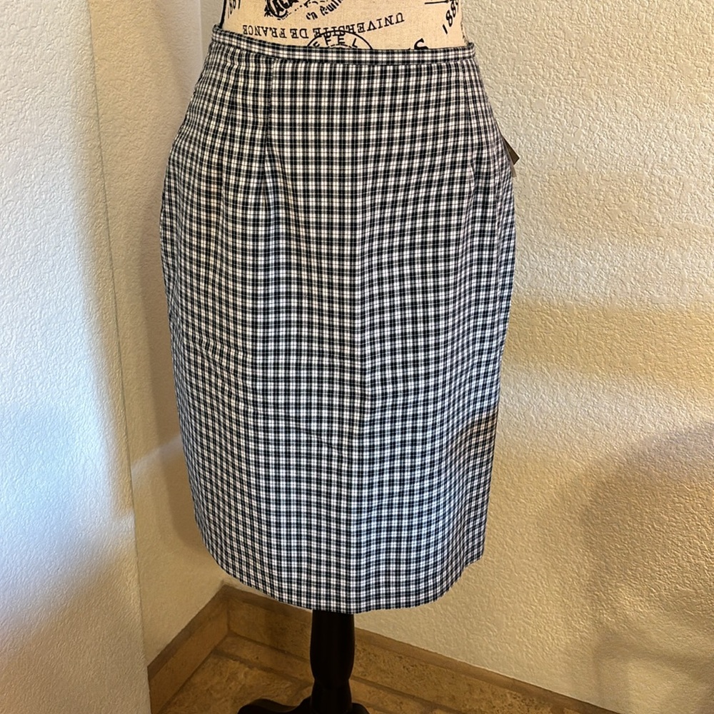 NWT Vintage Briggs New York Navy and white plaid pencil skirt.